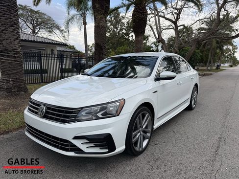 Used 2017 Volkswagen Passat 1.8T R-Line image 11