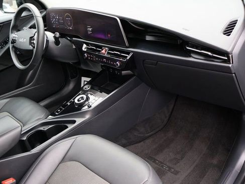 Used 2024 Kia Niro Wind image 11