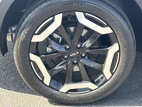 Used 2025 Kia Telluride S FWD image 7