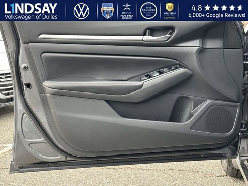 Used 2023 Nissan Altima 2.5 SV image 8