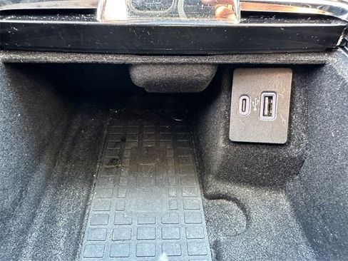 Certified 2022 Lincoln Nautilus Reserve image 25