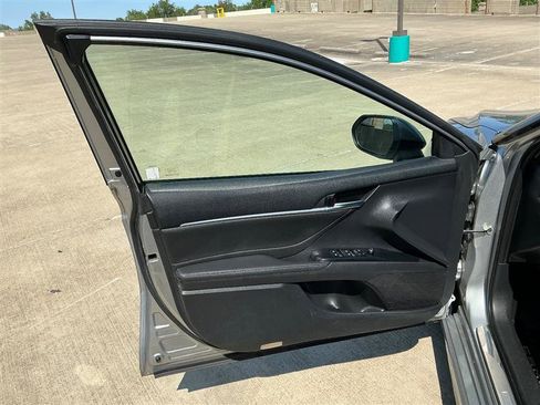 Used 2018 Toyota Camry XSE w/ Protection Package (Q2) FWD image 24