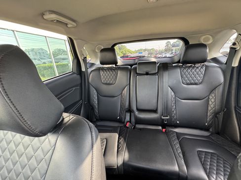 Used 2024 Ford Edge Titanium image 14