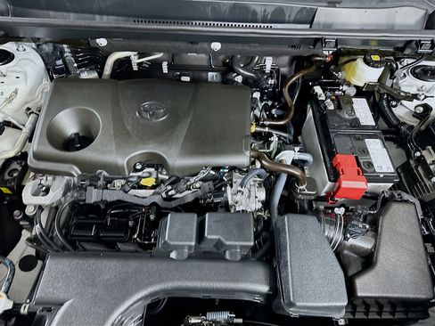 Used 2025 Toyota RAV4 LE image 31