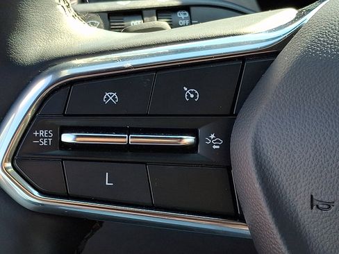 Certified 2025 Chevrolet Equinox LT w/ Convenience Package II image 22