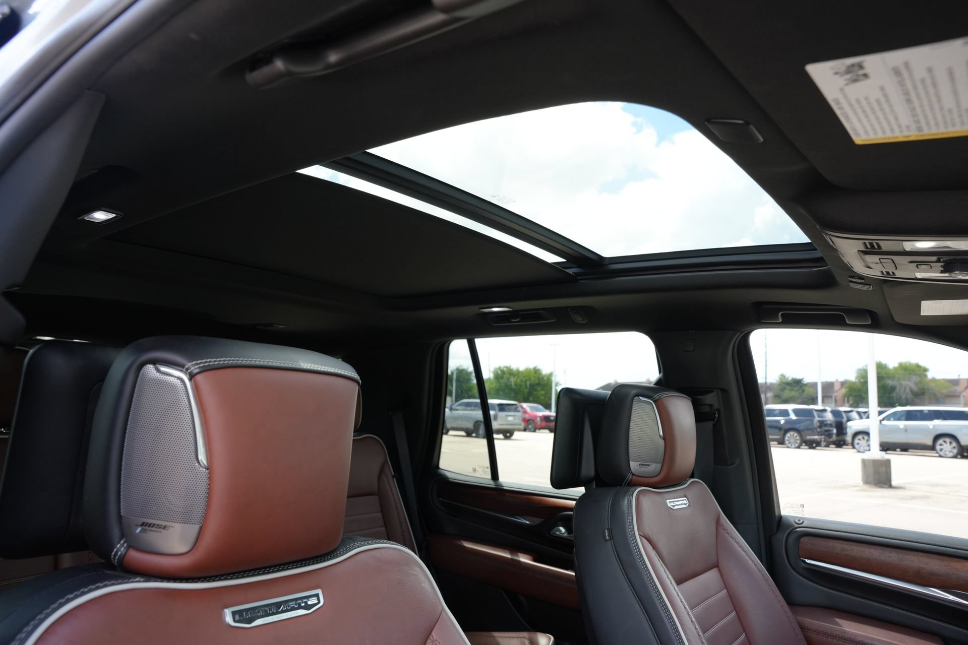 Used 2024 GMC Yukon Denali Ultimate AWD/4WD image 27