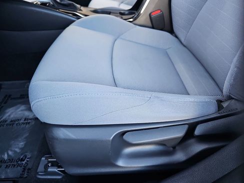 Certified 2025 Toyota Corolla SE w/ SE Premium Package FWD image 17