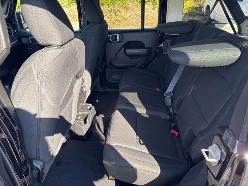 Certified 2022 Jeep Wrangler Unlimited Sport image 16