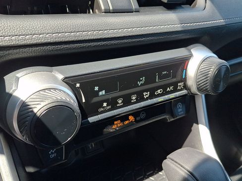 Used 2024 Toyota RAV4 LE AWD/4WD image 33