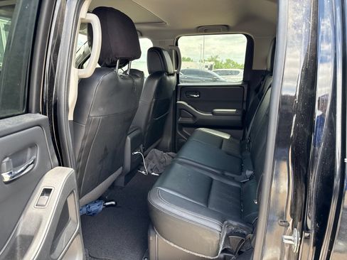 Used 2023 Nissan Frontier SV w/ SV Premium Package AWD/4WD image 9