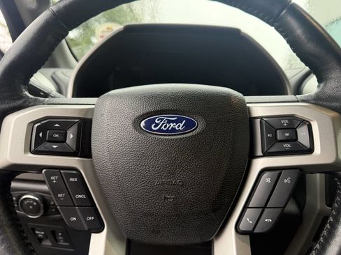 Used 2018 Ford F150 Lariat image 30
