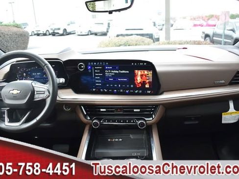 Used 2025 Chevrolet Tahoe High Country image 3