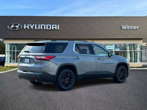 Used 2019 Chevrolet Traverse LT FWD image 4