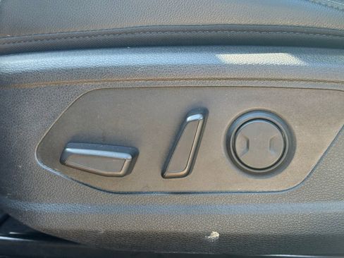 Used 2025 Kia Sportage EX FWD image 12