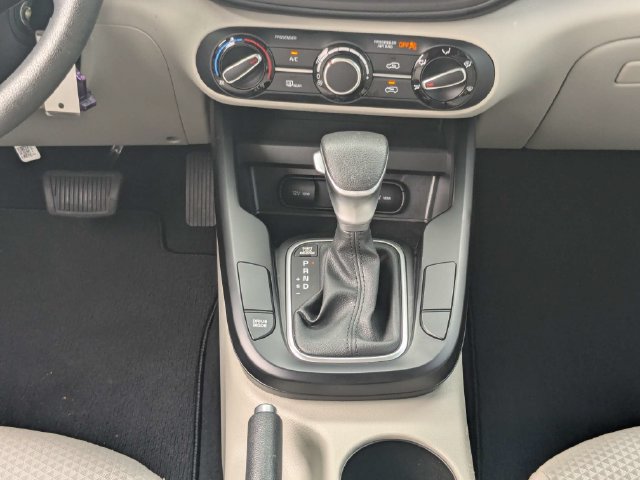 Used 2025 Kia Soul LX FWD image 19