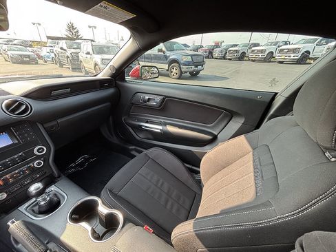 Certified 2022 Ford Mustang Coupe RWD image 15