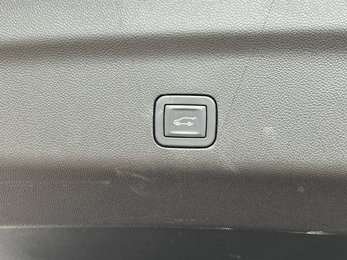 Certified 2025 Cadillac Escalade Sport Platinum w/ LPO, Floor Liner Package AWD/4WD image 47
