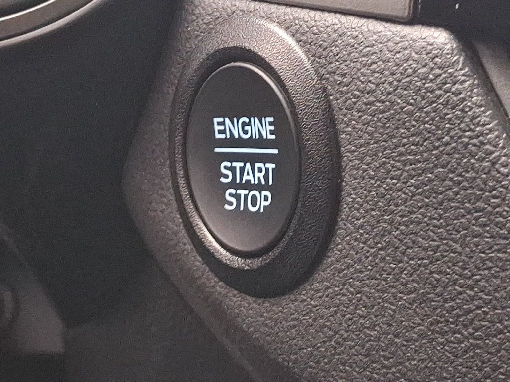 Used 2025 Ford Escape Active AWD/4WD image 24