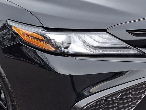 Used 2022 Toyota Camry XSE image 11