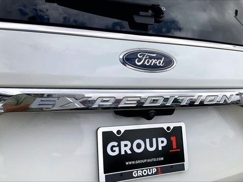 Used 2020 Ford Expedition XLT w/ Equipment Group 202A RWD image 32