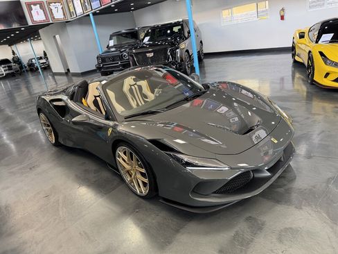 Used 2022 Ferrari F8 Tributo image 5