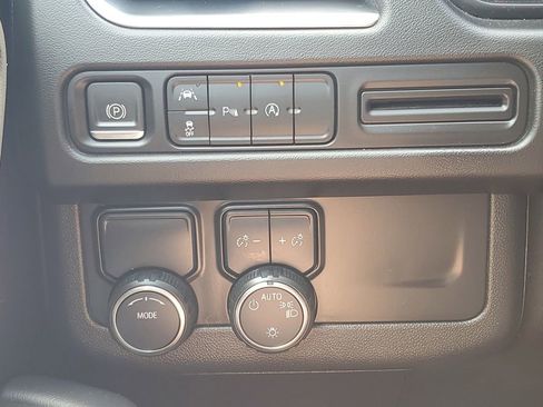 Used 2024 Chevrolet Suburban RST RWD image 20