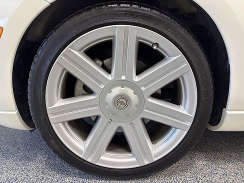 Used 2006 Chrysler Crossfire Limited RWD image 18