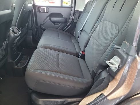 Certified 2025 Jeep Wrangler Unlimited Rubicon 4xe w/ Convenience Group AWD/4WD image 18