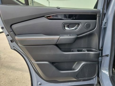 Certified 2025 Honda Pilot TrailSport image 16