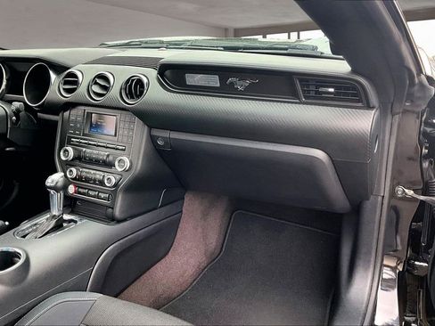 Used 2015 Ford Mustang V6 image 26