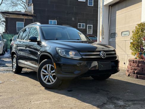 Used 2016 Volkswagen Tiguan S image 13