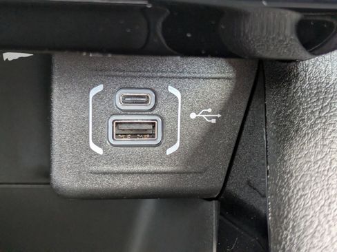 New 2026 Jeep Compass Latitude w/ Sun and Sound Group AWD/4WD image 24