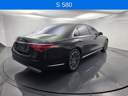 Used 2022 Mercedes-Benz S 580 4MATIC Sedan image 4