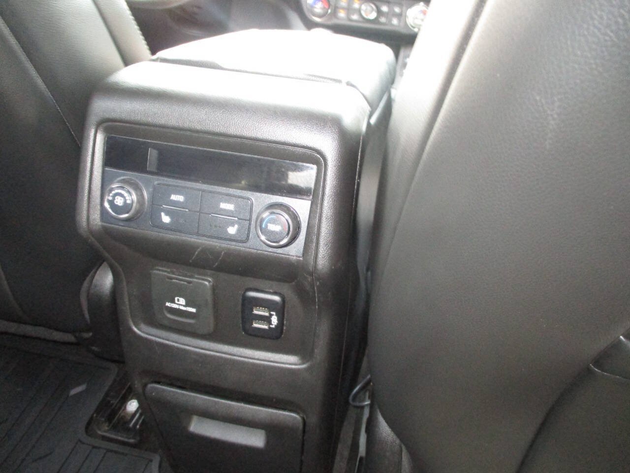 Used 2018 GMC Acadia SLT AWD/4WD image 15