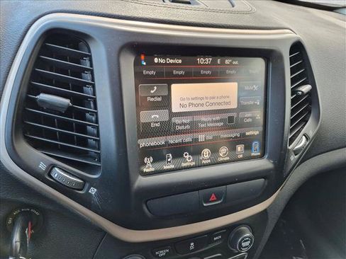 Used 2015 Jeep Cherokee Latitude AWD/4WD image 11