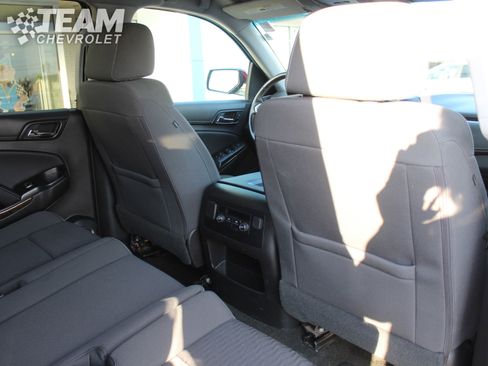Used 2016 Chevrolet Suburban LS image 23