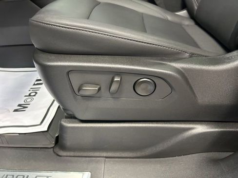 Used 2025 Chevrolet Tahoe Z71 w/ Z71 Off-Road Package image 12