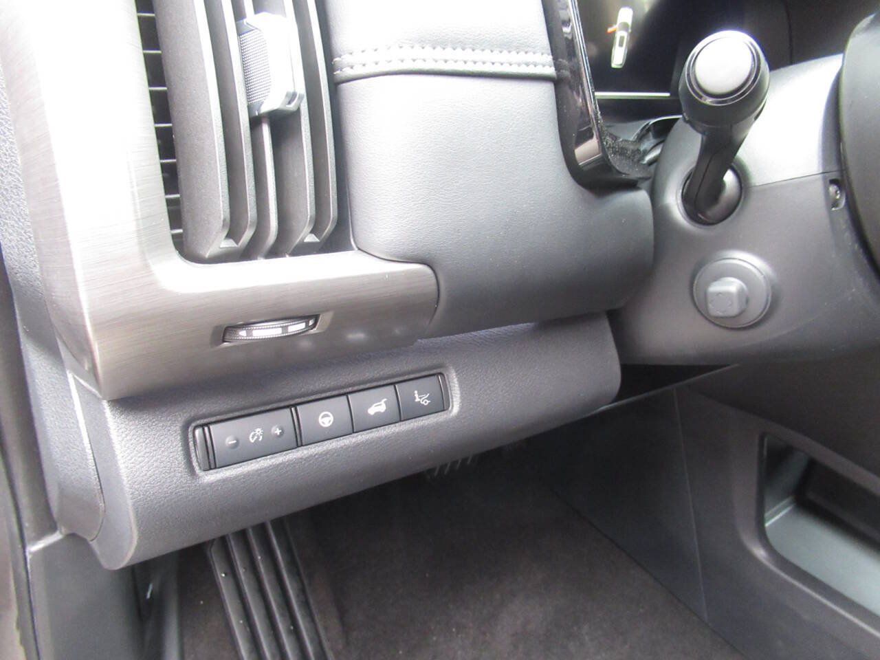 Used 2025 Nissan Pathfinder Platinum AWD/4WD image 22