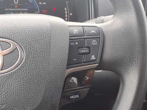 Used 2025 Toyota Camry LE FWD image 16