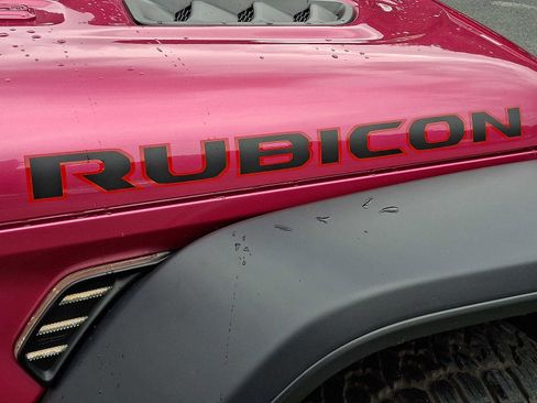 Used 2022 Jeep Wrangler Unlimited Rubicon w/ Cold Weather Group image 31