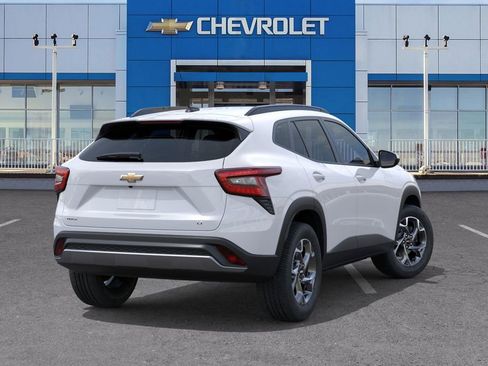 New 2026 Chevrolet Trax LT image 4