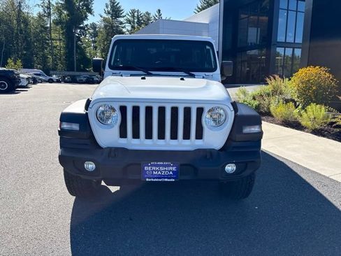 Used 2022 Jeep Wrangler Unlimited Sport w/ Sun And Sound Package AWD/4WD image 6
