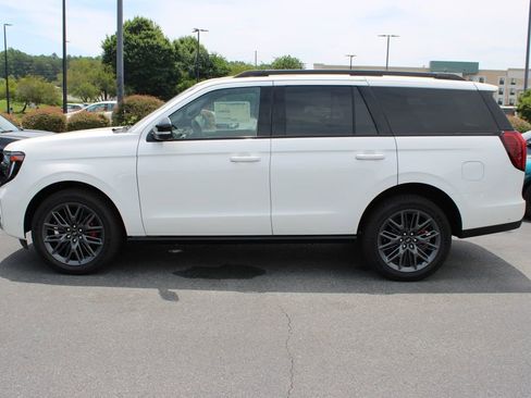 New 2025 Ford Expedition Platinum w/ Stealth Performance Package AWD/4WD image 18