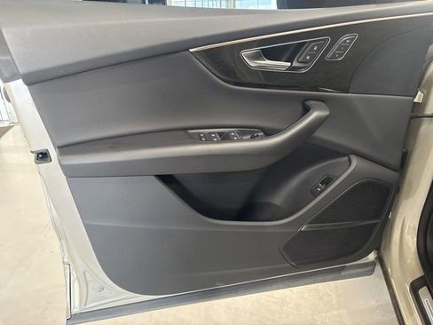 Used 2021 Audi Q8 Premium Plus w/ Premium Plus Package AWD/4WD image 10