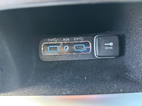 Used 2018 Jeep Grand Cherokee Laredo AWD/4WD image 15