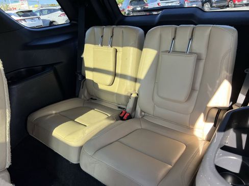 Used 2017 Ford Explorer Limited w/ Equipment Group 301A AWD/4WD image 34