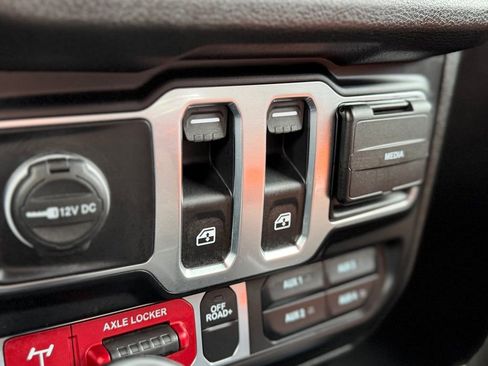 Used 2024 Jeep Wrangler Willys image 13