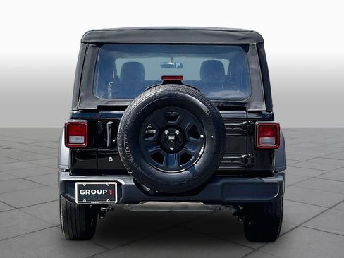 Used 2022 Jeep Wrangler Sport AWD/4WD image 5