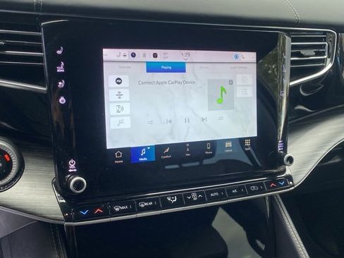 Used 2023 Jeep Wagoneer Series III w/ Preferred Equipment Group image 22