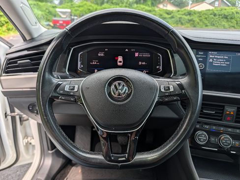 Used 2019 Volkswagen Jetta SEL Premium FWD image 21